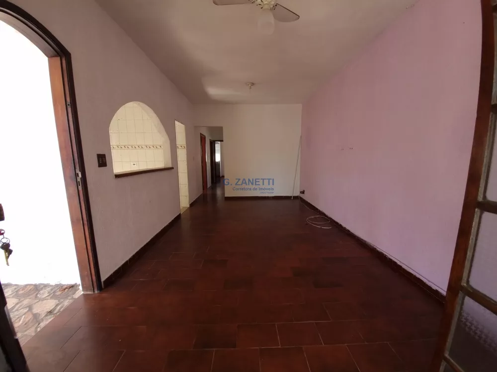 Casa à venda e aluguel com 3 quartos, 146m² - Foto 3