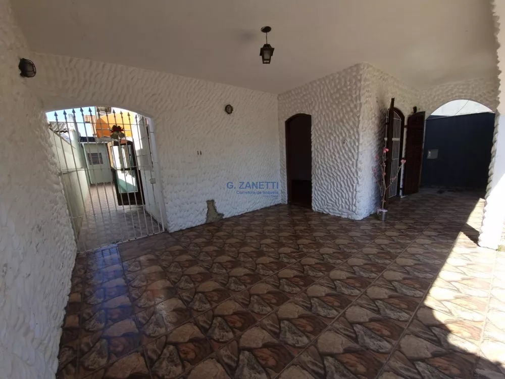 Casa à venda e aluguel com 3 quartos, 146m² - Foto 2