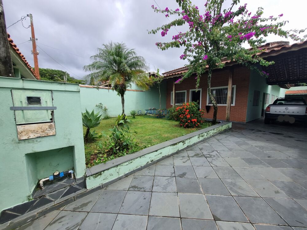 Casa para alugar com 5 quartos, 249m² - Foto 1