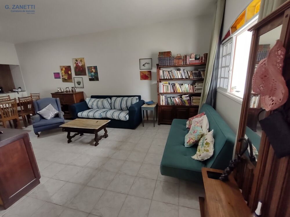 Casa à venda com 2 quartos, 150m² - Foto 1