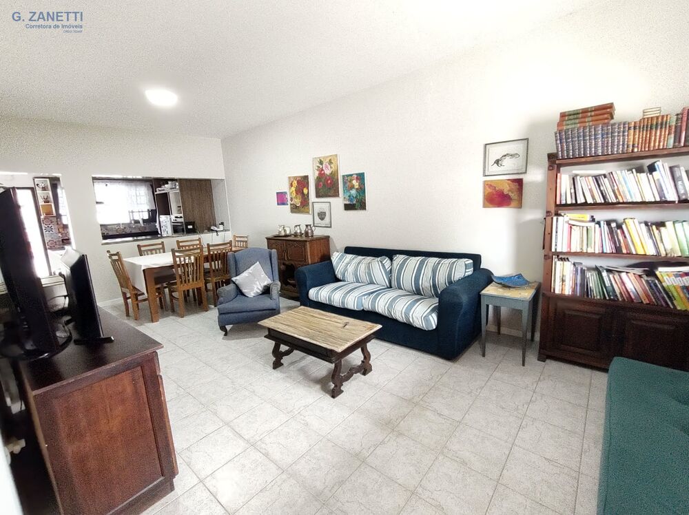 Casa à venda com 2 quartos, 150m² - Foto 2