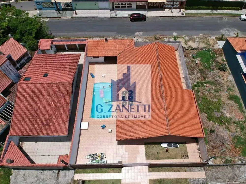 Casa, 4 quartos, 260 m² - Foto 1