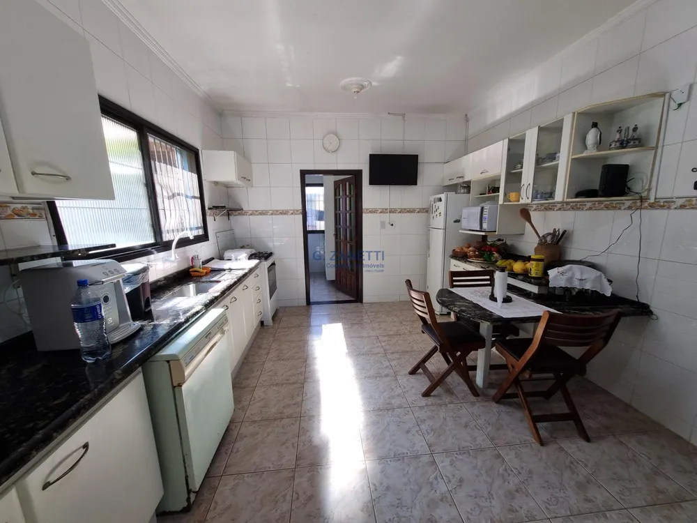 Casa, 3 quartos, 257 m² - Foto 3