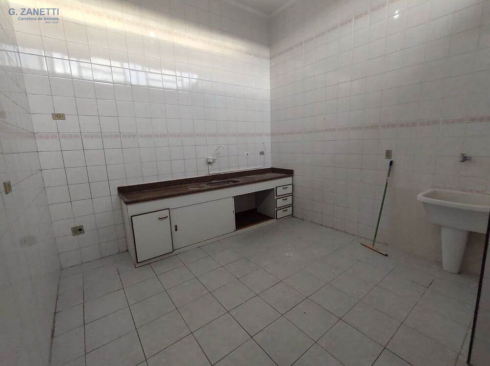Apartamento para alugar com 2 quartos, 75m² - Foto 3