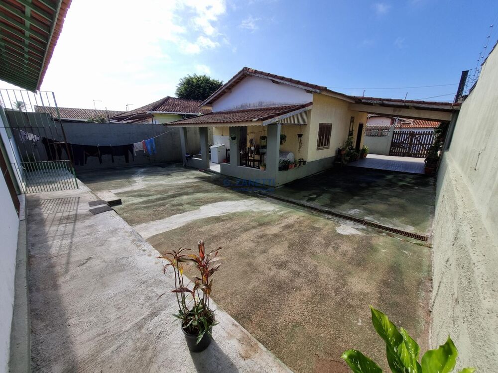 Casa à venda com 4 quartos, 120m² - Foto 2