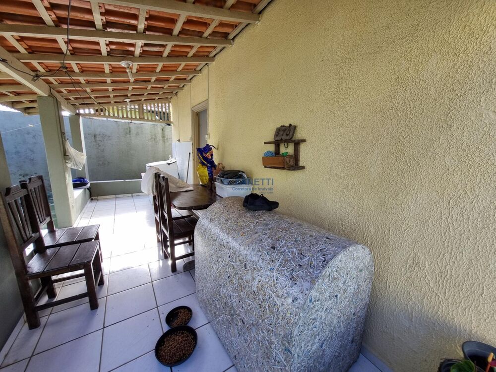 Casa à venda com 4 quartos, 120m² - Foto 3