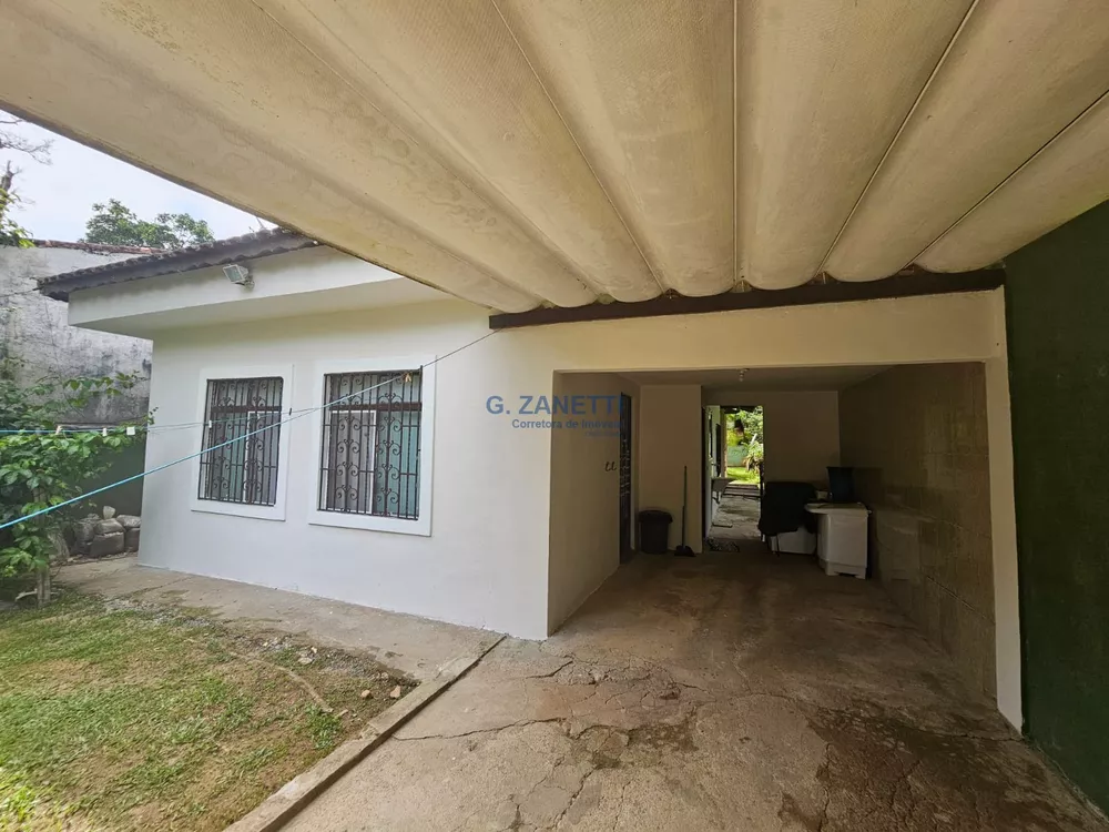 Casa à venda com 2 quartos, 1000m² - Foto 1