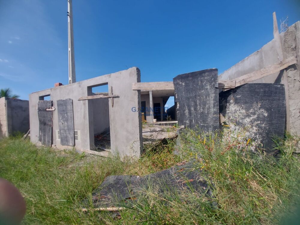 Casa à venda com 3 quartos, 69m² - Foto 1