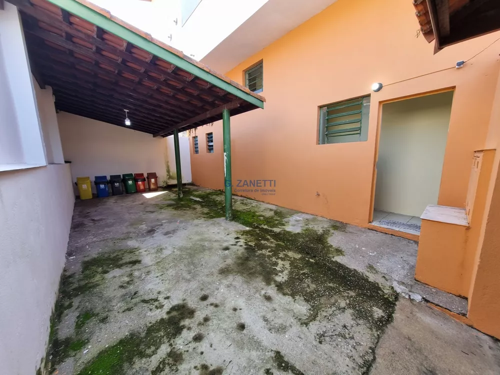 Prédio Inteiro à venda com 4 quartos, 300m² - Foto 2