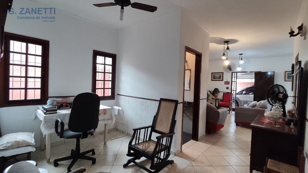 Casa, 3 quartos, 187 m² - Foto 2