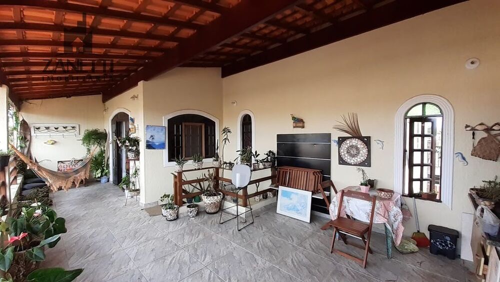 Casa, 5 quartos, 238 m² - Foto 1