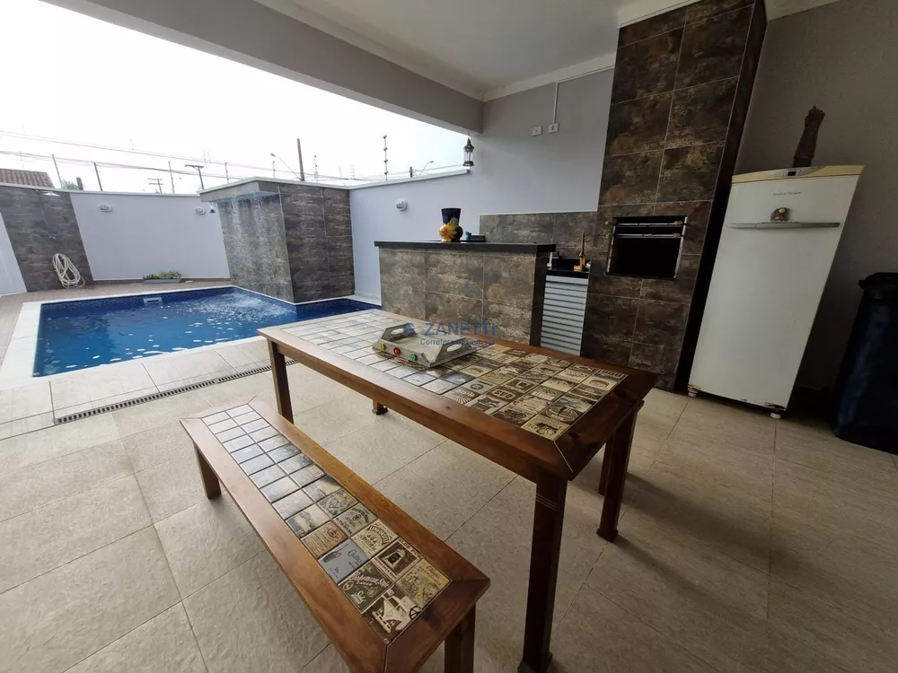 Casa à venda e aluguel com 3 quartos, 164m² - Foto 3