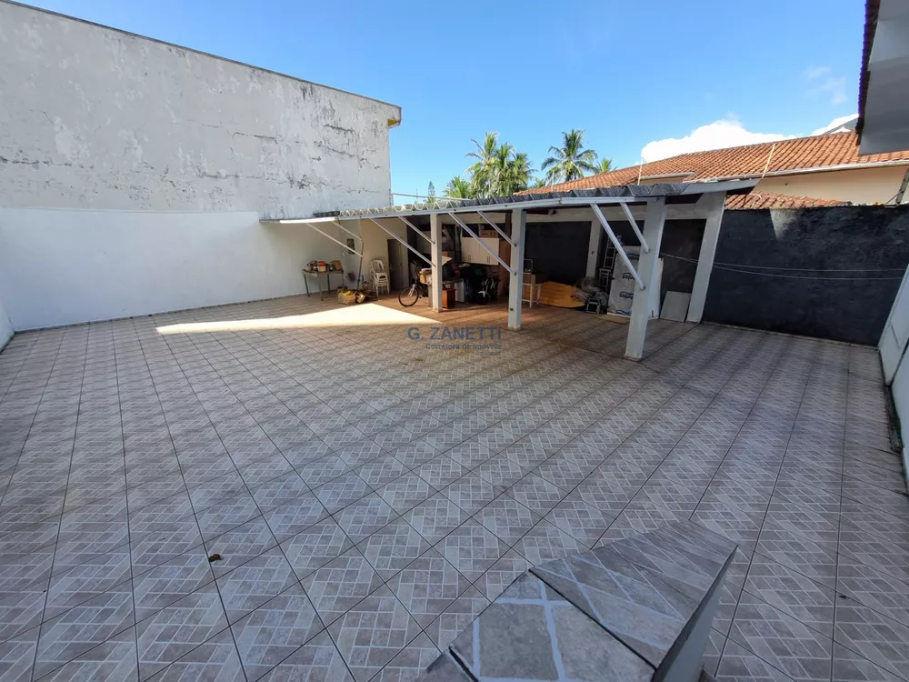 Casa à venda e aluguel com 2 quartos, 198m² - Foto 2