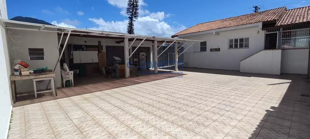 Casa à venda e aluguel com 2 quartos, 198m² - Foto 1