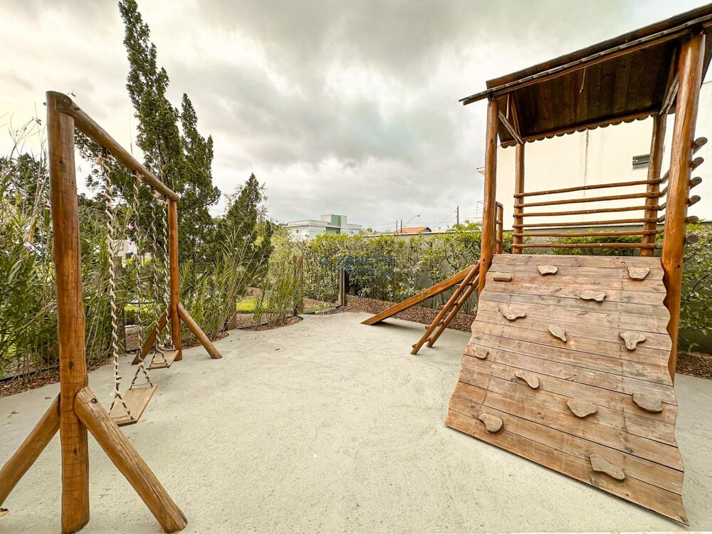 Casa de Condomínio à venda com 3 quartos, 350m² - Foto 2