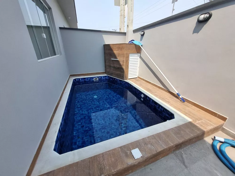 Casa à venda com 2 quartos, 62m² - Foto 2