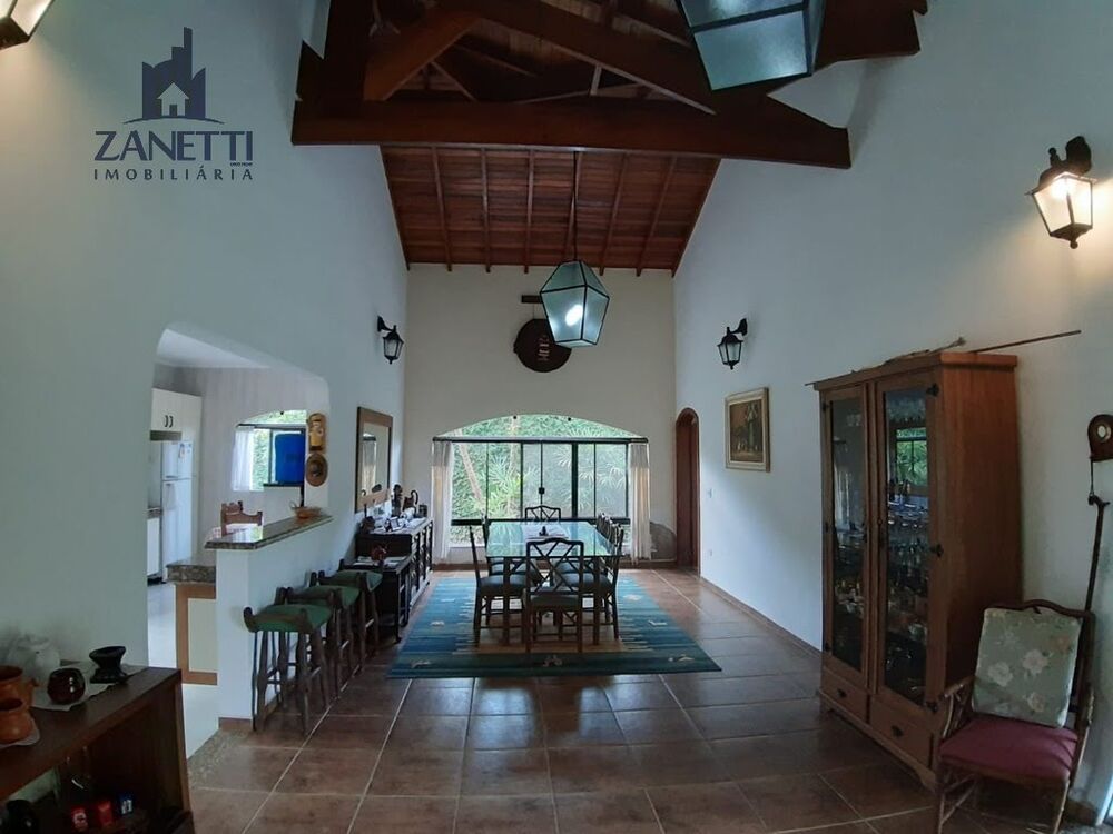 Casa, 3 quartos, 270 m² - Foto 1