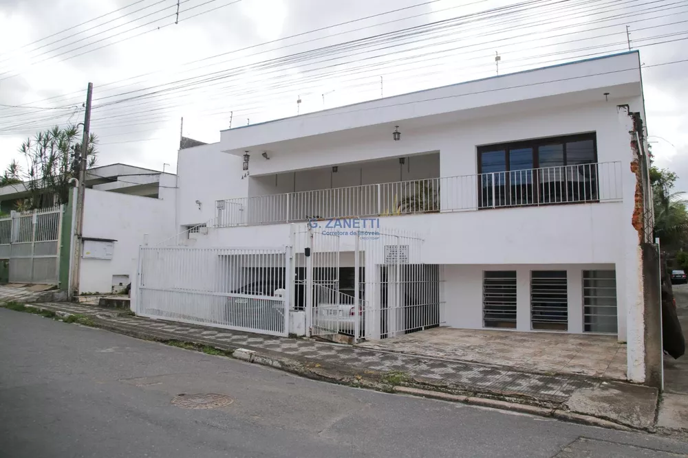 Casa à venda com 4 quartos, 300m² - Foto 4