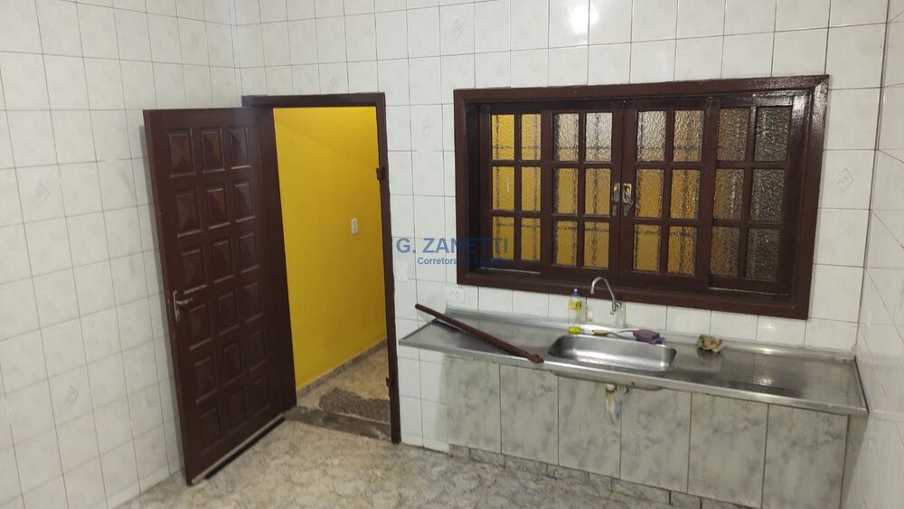 Casa à venda e aluguel com 3 quartos, 229m² - Foto 4
