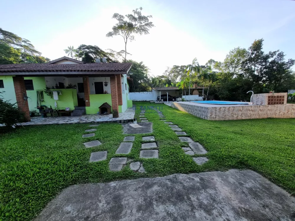 Casa de Condomínio à venda com 4 quartos, 272m² - Foto 1