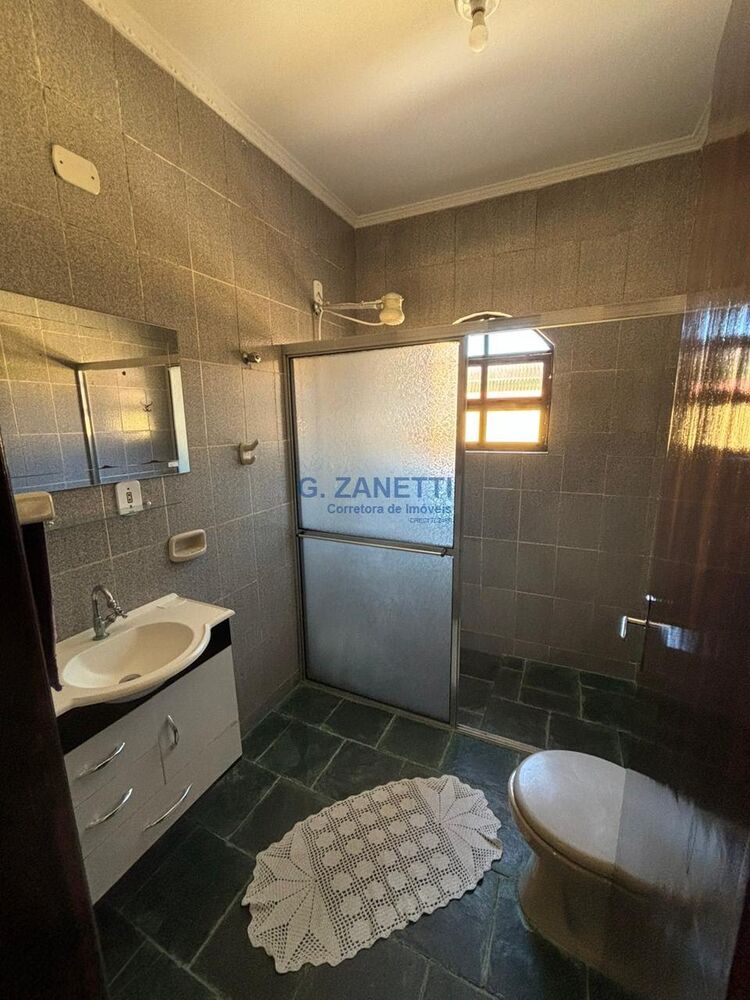 Casa, 4 quartos, 184 m² - Foto 1