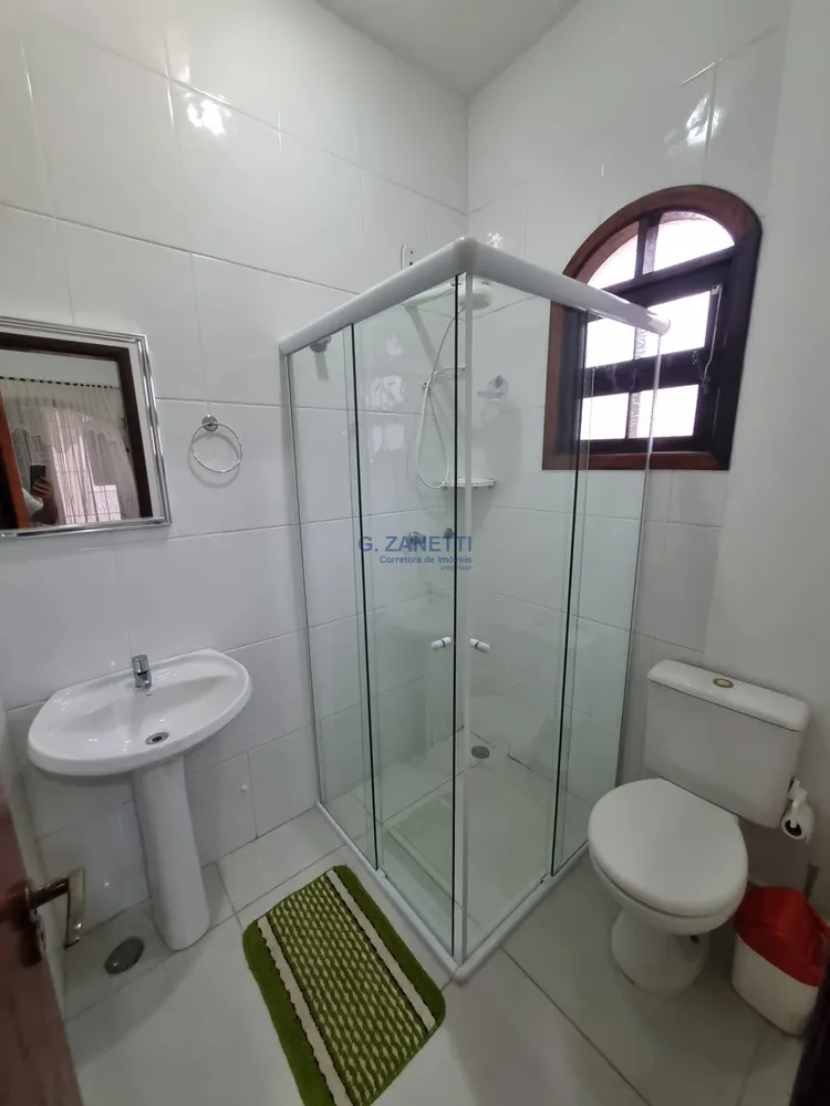Casa, 6 quartos, 250 m² - Foto 1