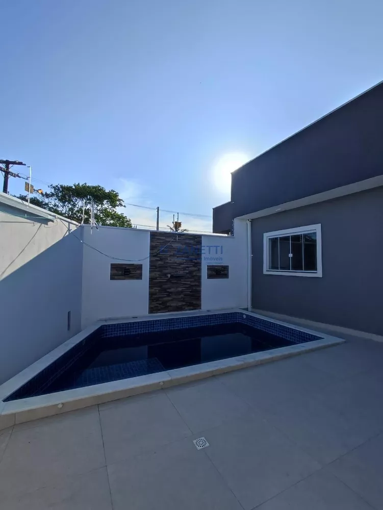 Casa à venda com 2 quartos, 79m² - Foto 2