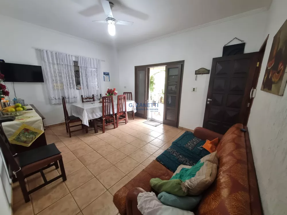 Casa à venda com 3 quartos, 196m² - Foto 2