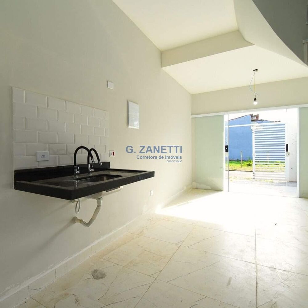 Casa à venda com 2 quartos, 53m² - Foto 2