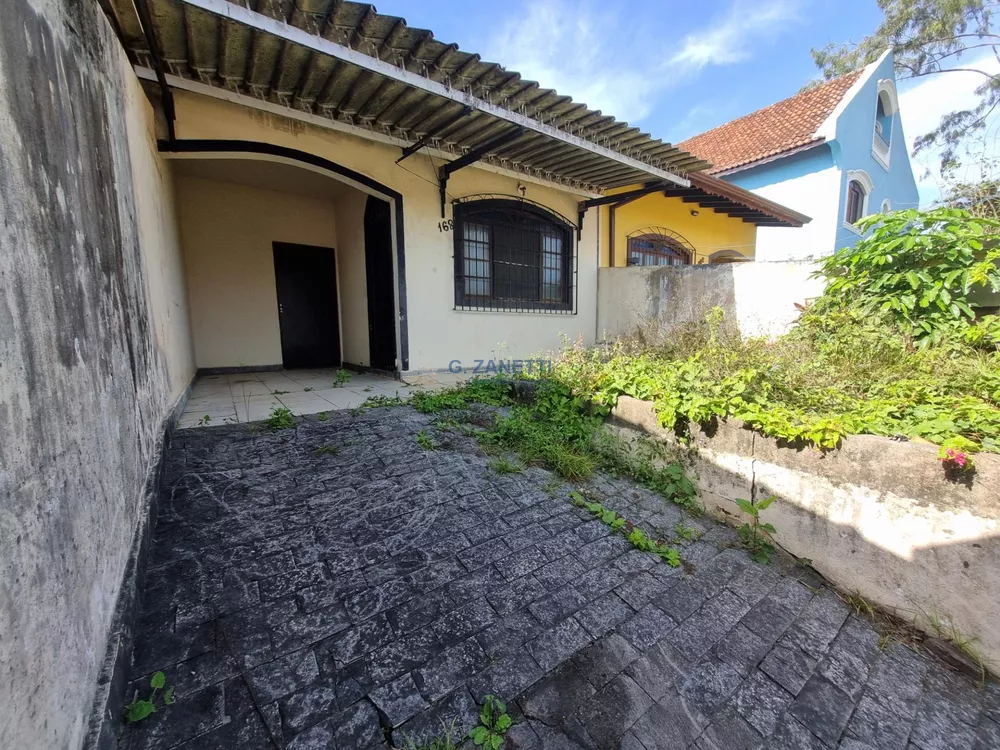 Casa à venda com 2 quartos, 100m² - Foto 1