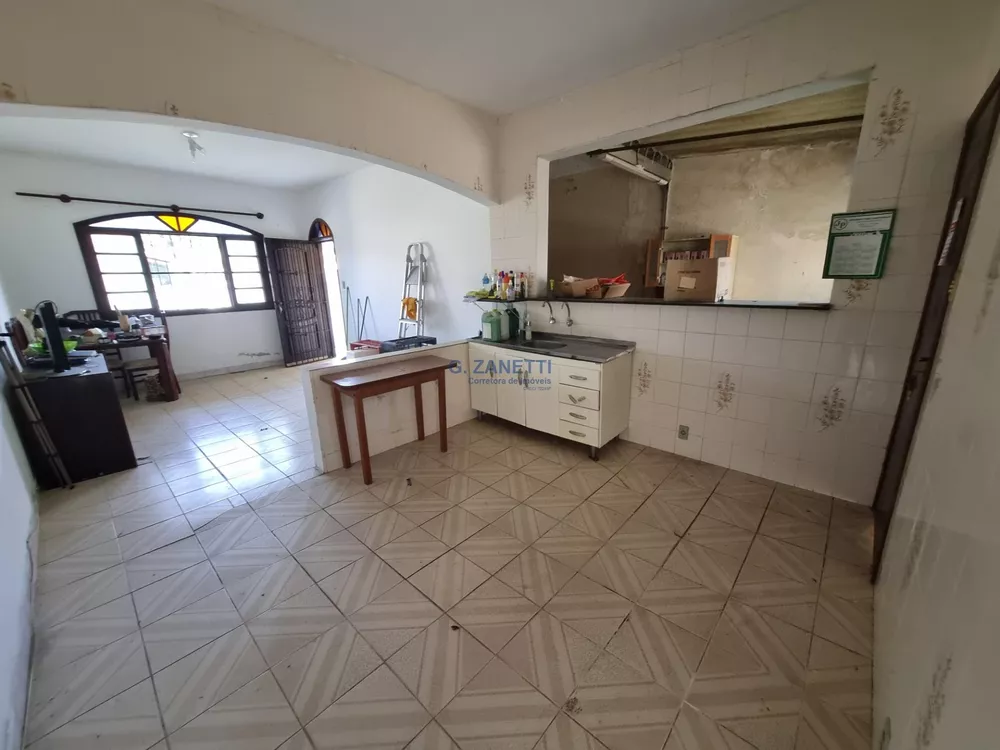 Casa à venda com 2 quartos, 100m² - Foto 3