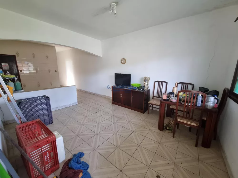 Casa à venda com 2 quartos, 100m² - Foto 2