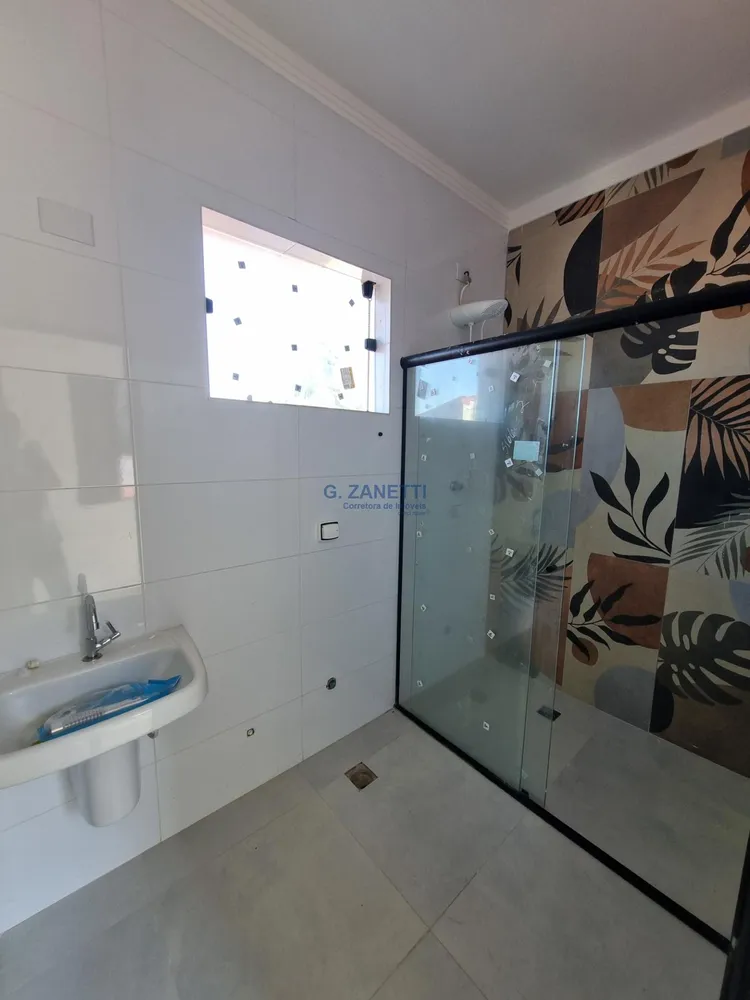 Casa, 4 quartos, 215 m² - Foto 1