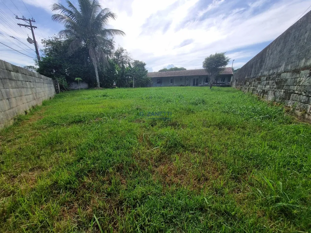 Casa, 6 quartos, 236 m² - Foto 1