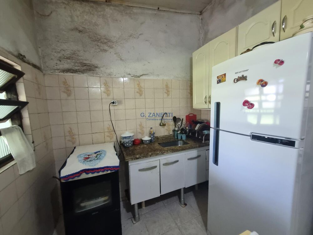 Casa à venda com 6 quartos, 236m² - Foto 3