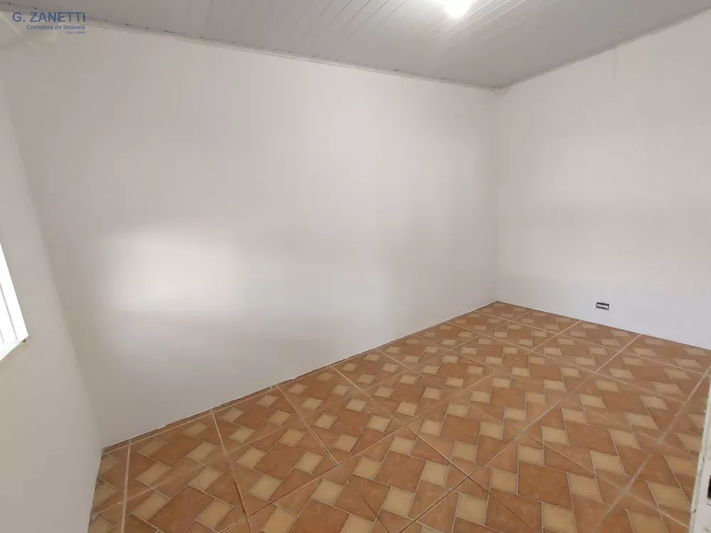 Casa para alugar com 2 quartos, 40m² - Foto 3