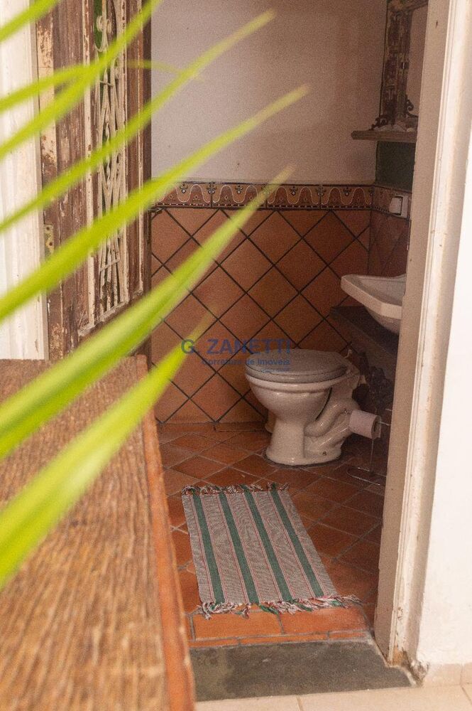 Casa, 4 quartos, 230 m² - Foto 1