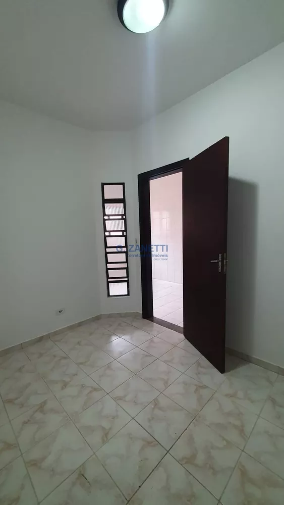 Apartamento para alugar com 3 quartos, 70m² - Foto 4