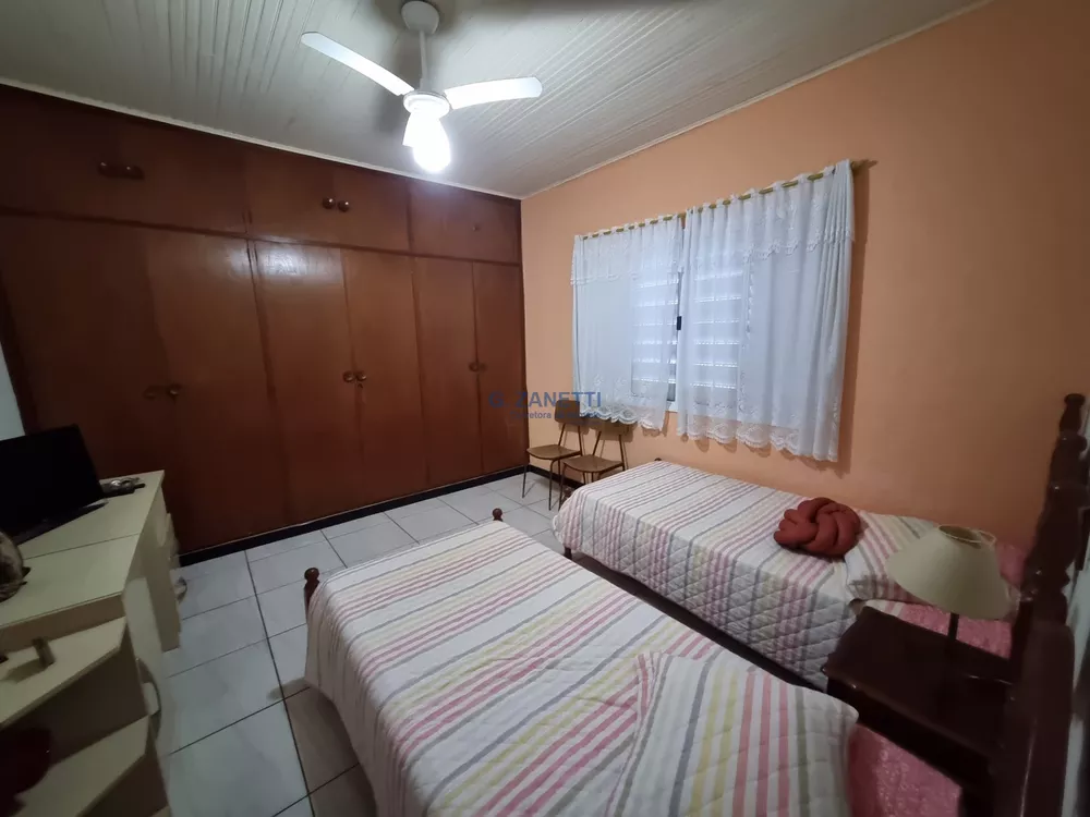 Casa à venda com 3 quartos, 198m² - Foto 3