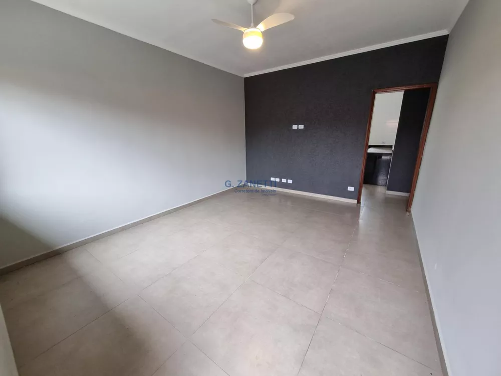 Casa à venda com 2 quartos, 107m² - Foto 4