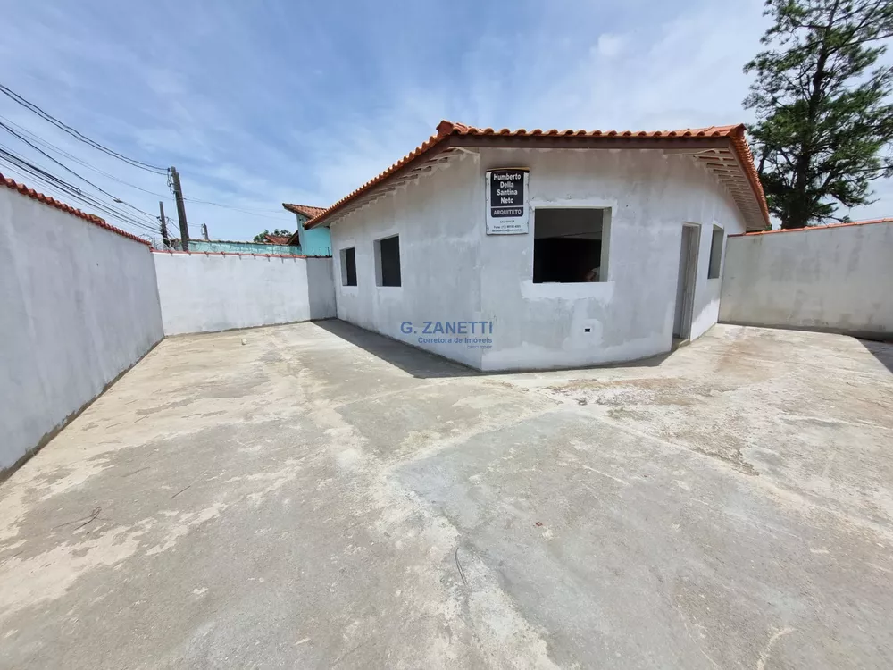 Casa à venda com 2 quartos, 100m² - Foto 1