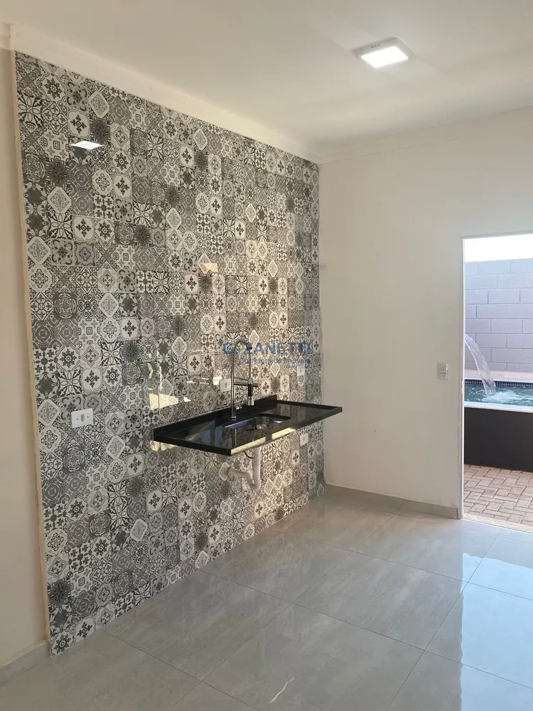 Casa à venda com 2 quartos, 80m² - Foto 2