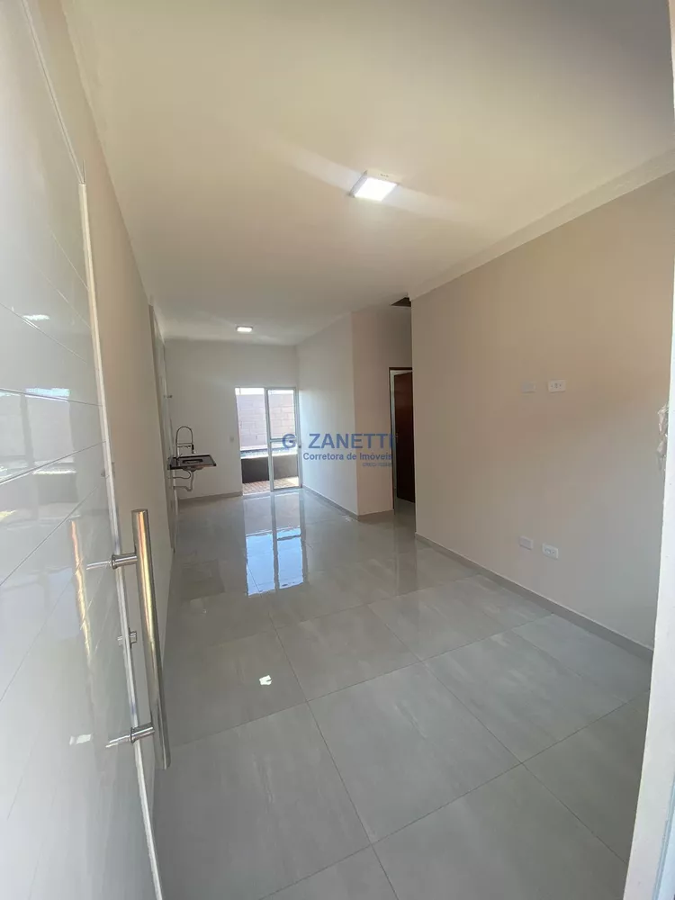 Casa à venda com 2 quartos, 80m² - Foto 3