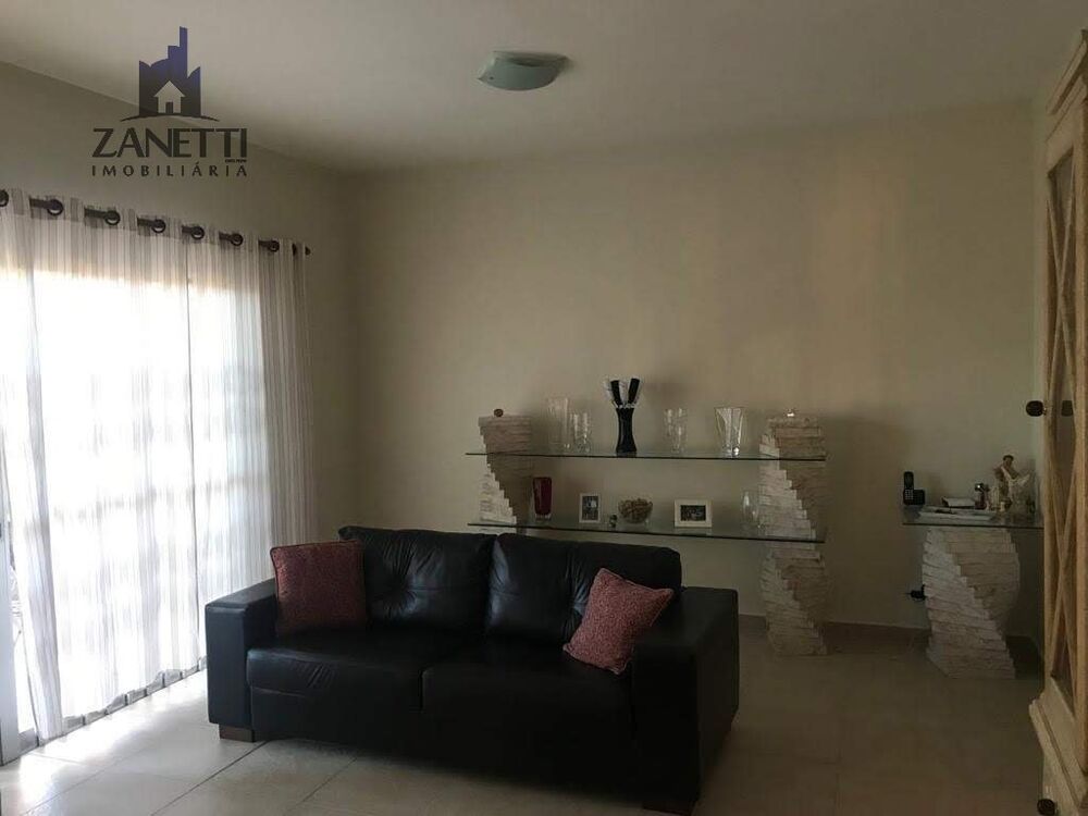 Casa, 3 quartos, 240 m² - Foto 4