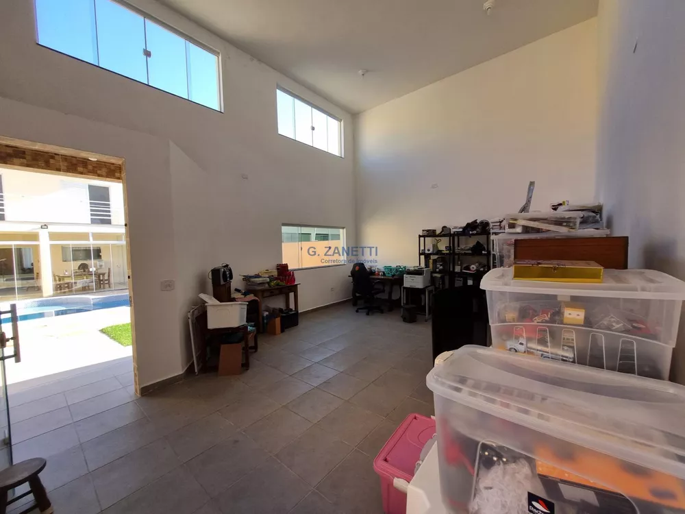 Casa à venda com 4 quartos, 200m² - Foto 4