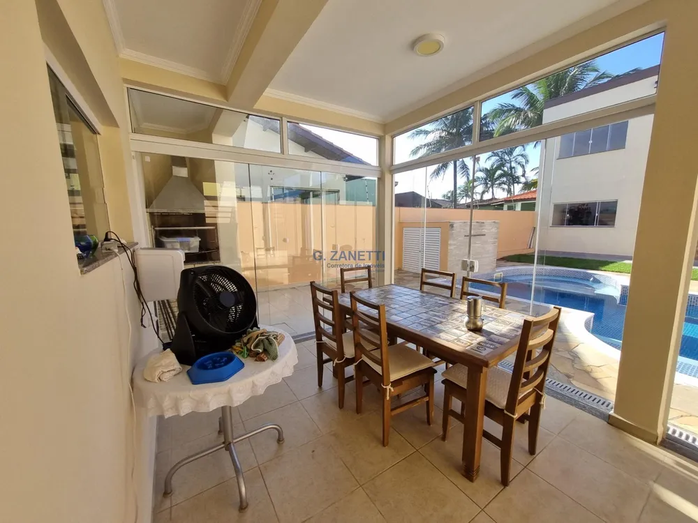 Casa, 4 quartos, 200 m² - Foto 8