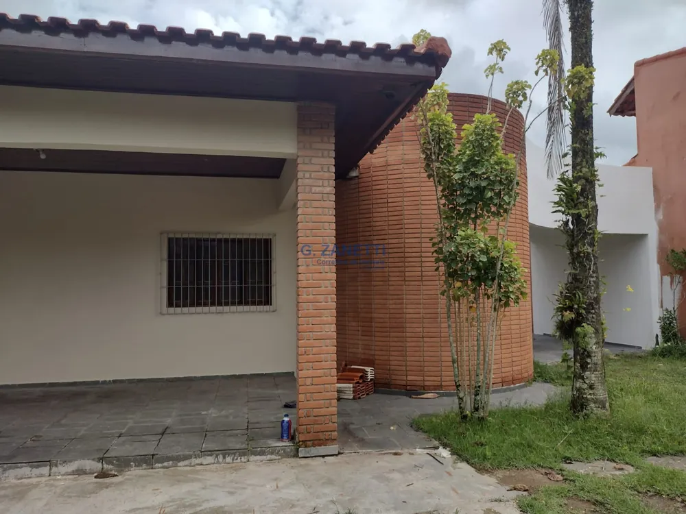 Casa, 4 quartos, 231 m² - Foto 2