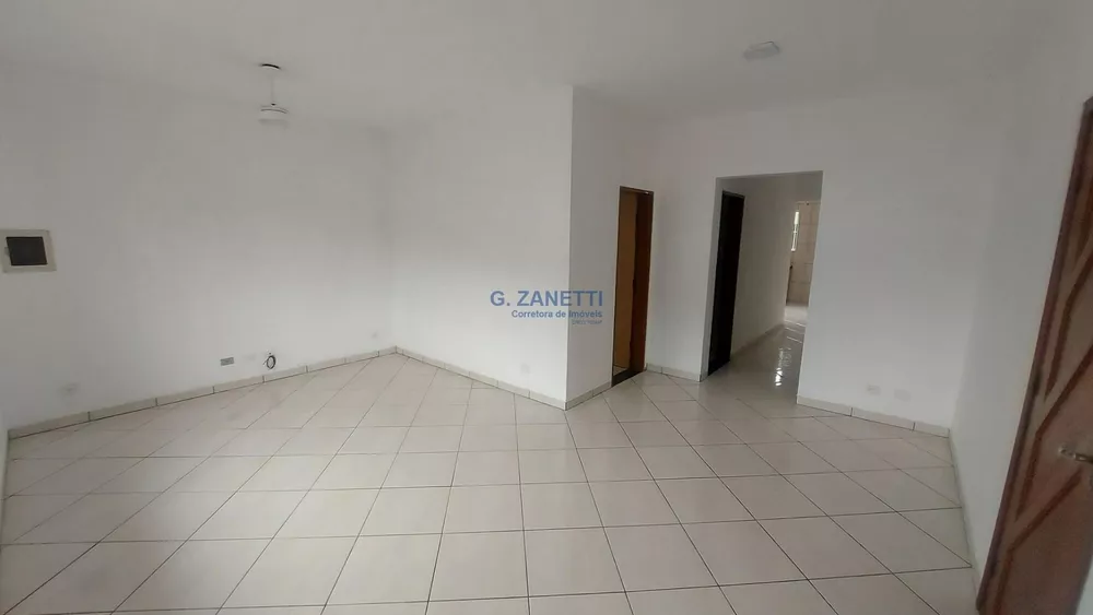 Casa à venda com 2 quartos, 90m² - Foto 4