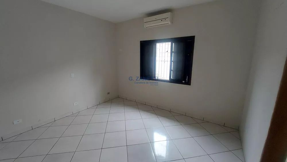 Casa à venda com 2 quartos, 90m² - Foto 2