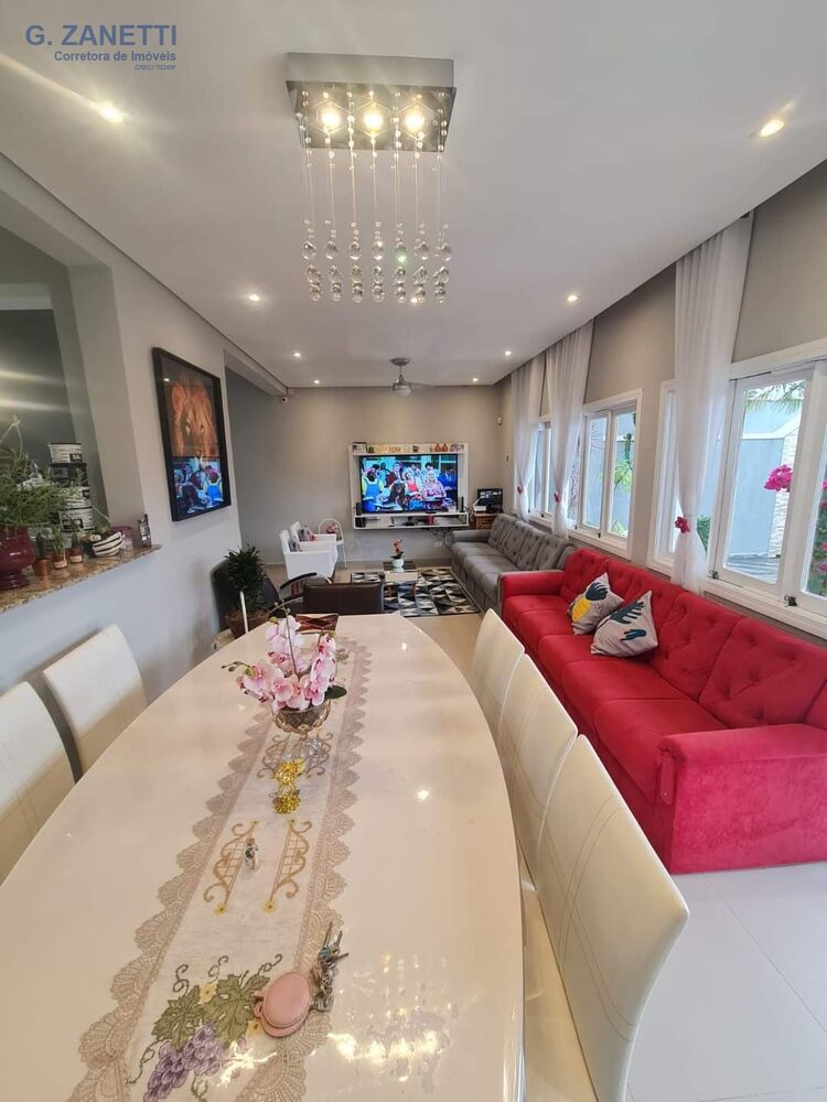 Sobrado, 3 quartos, 240 m² - Foto 1